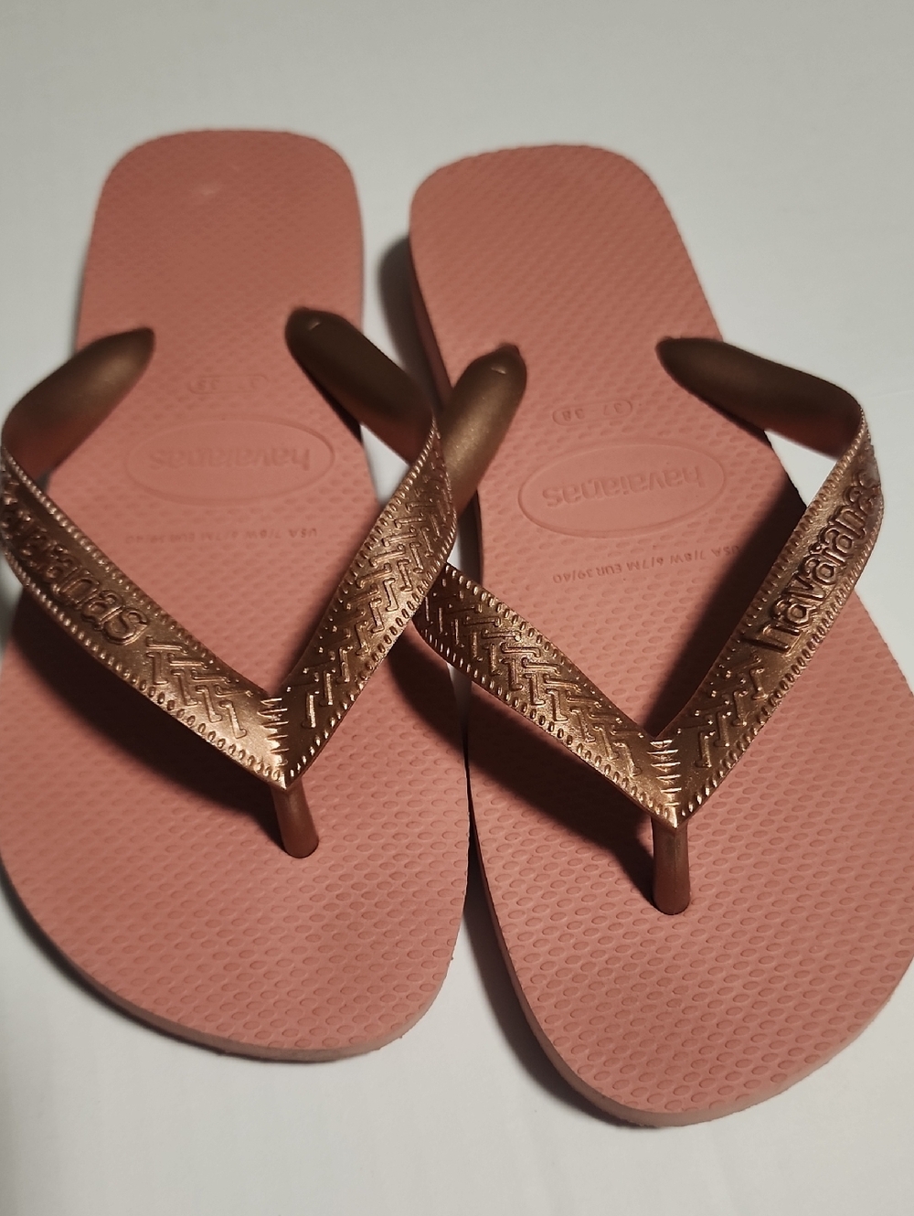 Havaianas Ballet Rose with Metallic Rose Gold Strap Flip Flops